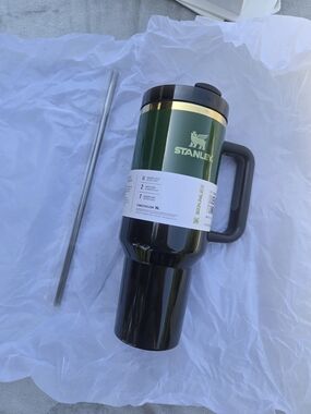 Stanley X Elphaba H2.0 FlowState Quencher Tumbler 40 Oz